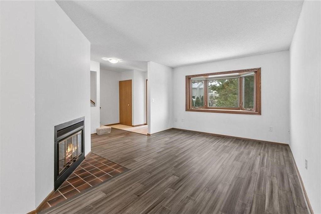 232 3rd Ave Ne - Photo 3 of 36