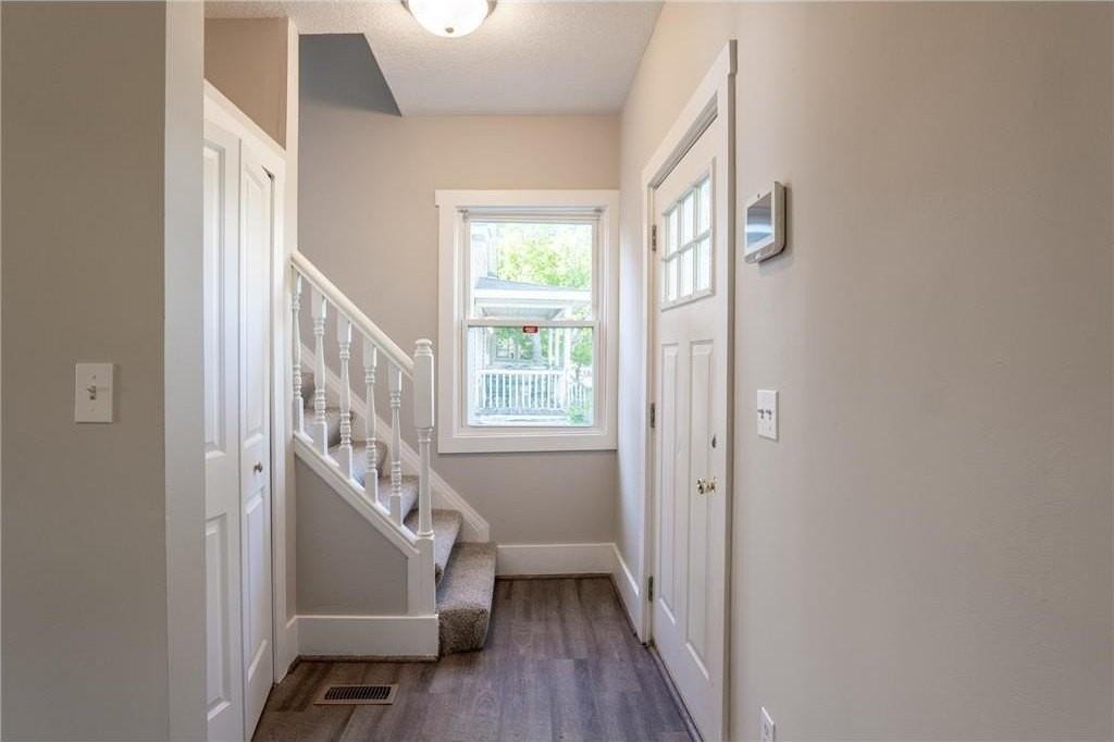 1602 Johnson St Ne - Photo 7 of 21