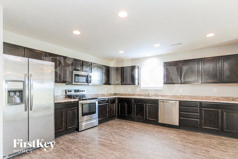 8154 Brookville Way - Photo 5 of 15