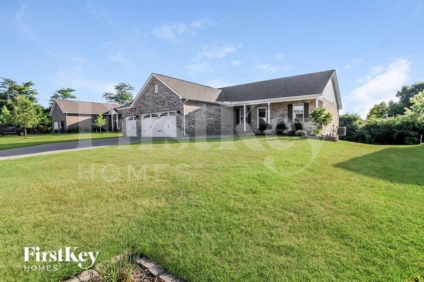 3277 Blue Springs Dr - Photo 2 of 15