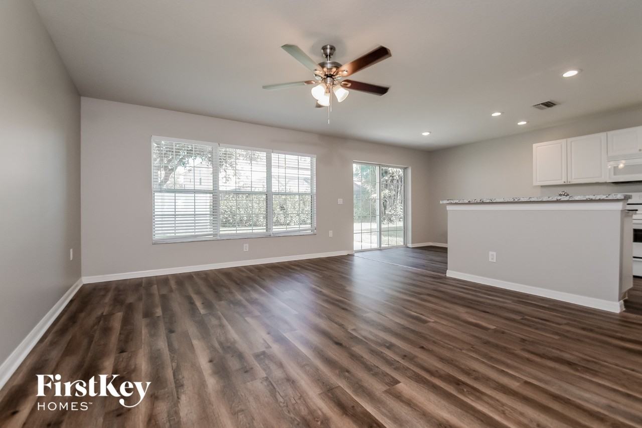6623 Waterton Dr - Photo 4 of 15