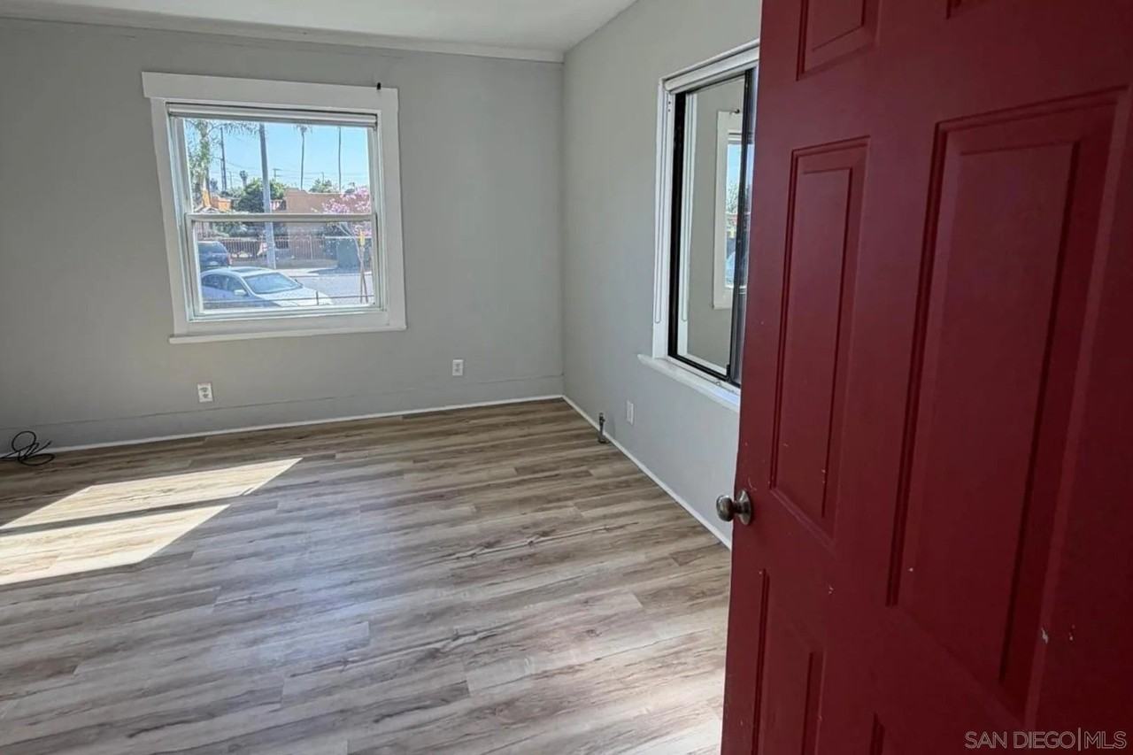 2578 L St - Photo 4 of 15