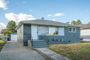 featured image of 2217 E Longfellow Ave