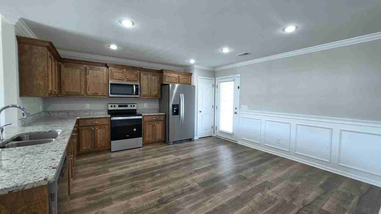 588 Brushwood Dr - Photo 5 of 37
