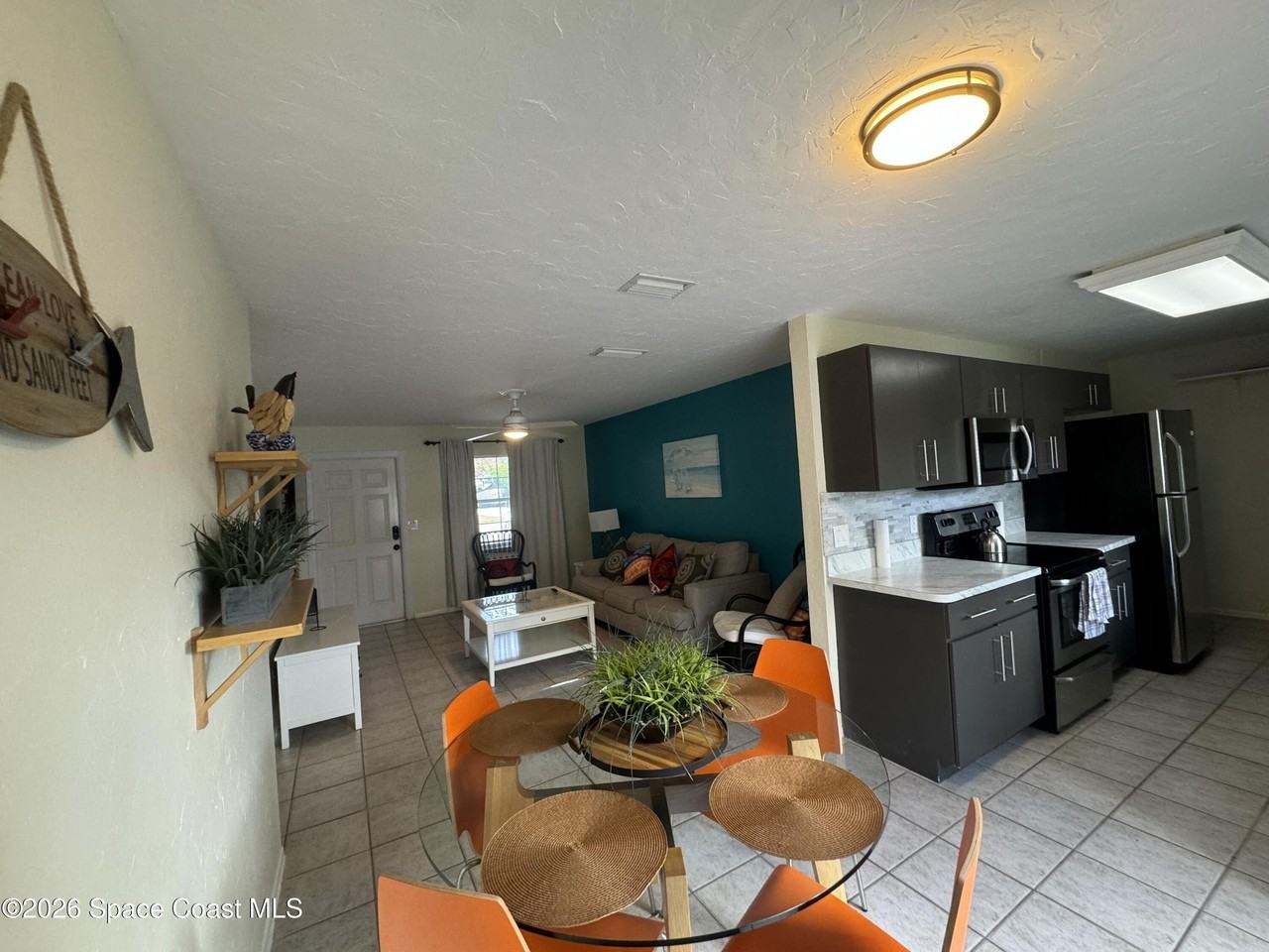 121 Franklyn Ave - Photo 7 of 19
