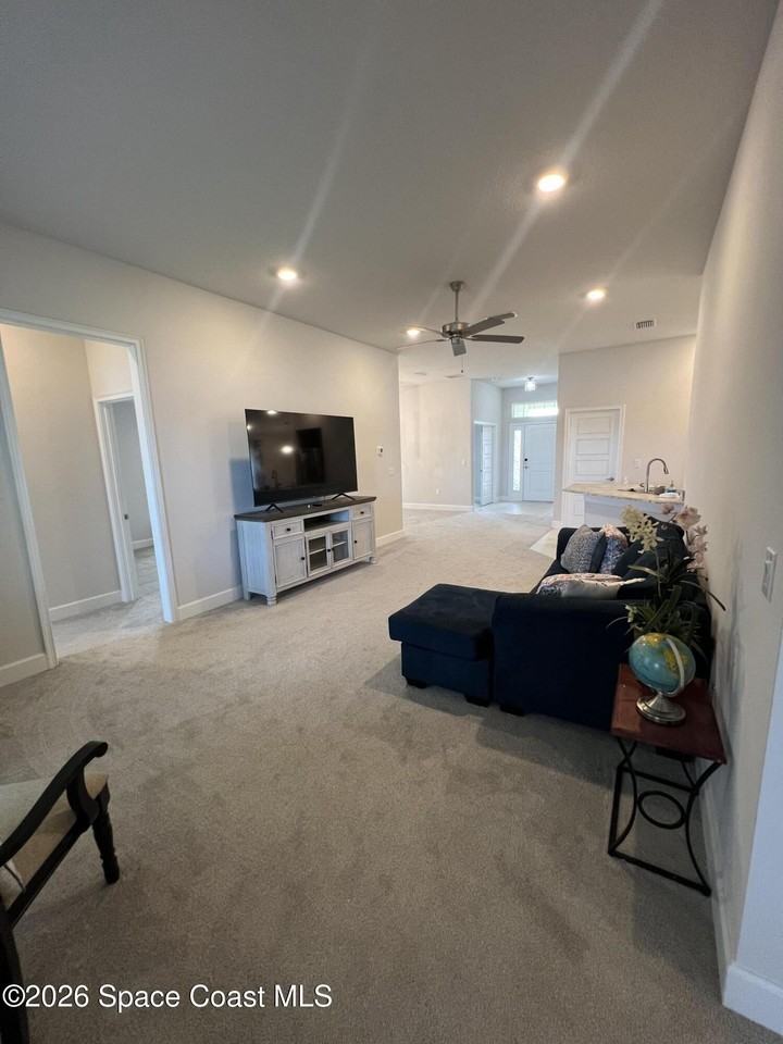 1843 Middlebury Dr Se - Photo 4 of 29