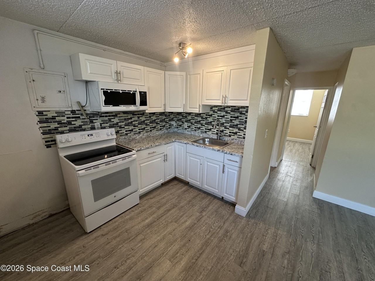 240 Stone St #6 - Photo 4 of 7