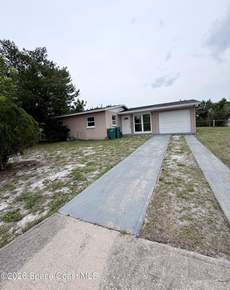 2107 Little John Rd - Photo 3 of 26