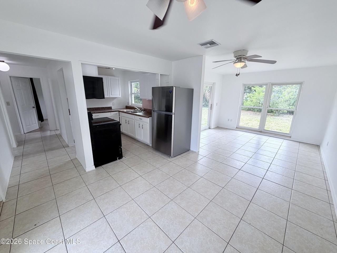 2107 Little John Rd - Photo 4 of 26