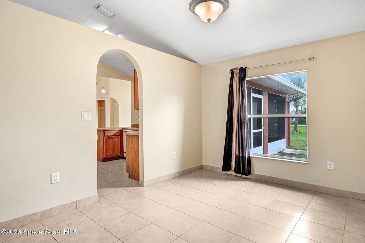 1416 Martinez St Se - Photo 6 of 27