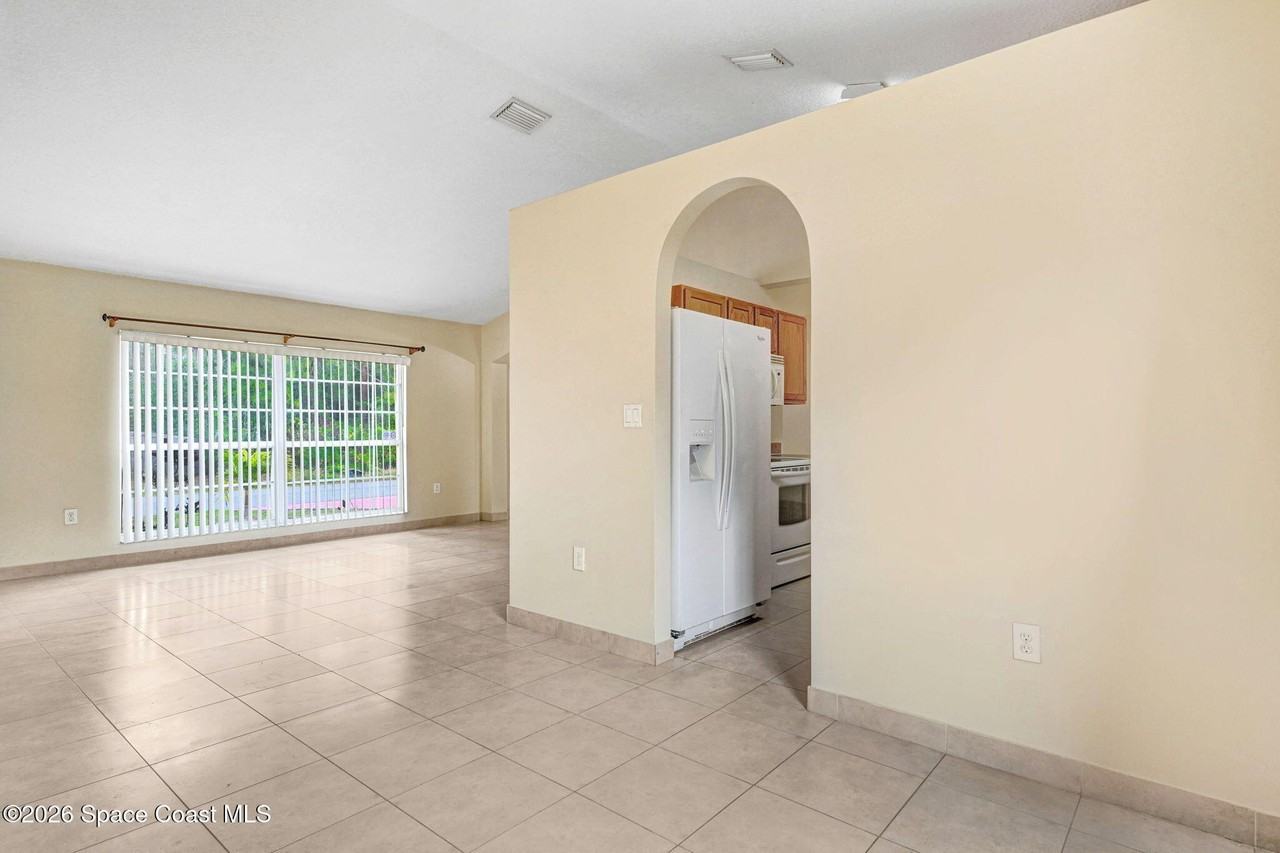 1416 Martinez St Se - Photo 7 of 27