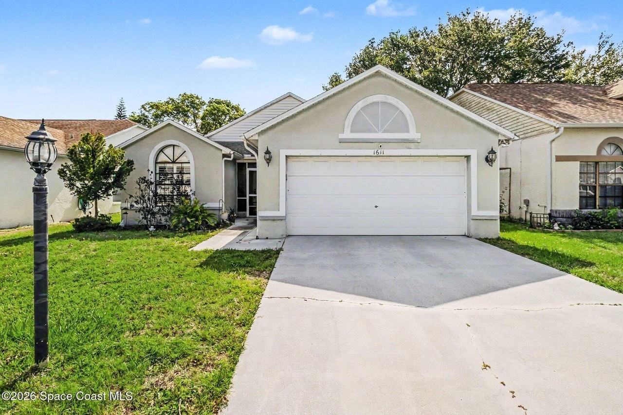 1611 Clover Cir