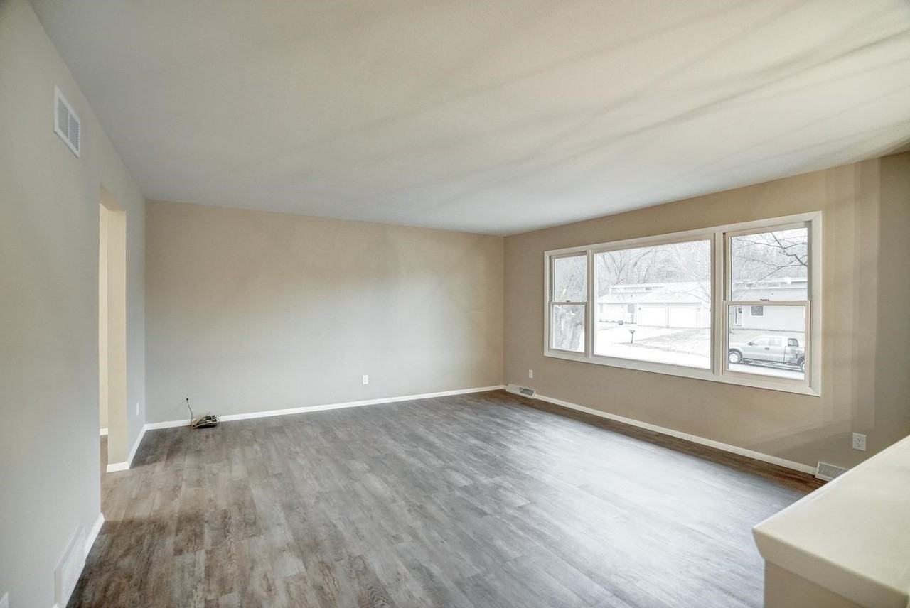 2678 Richardson St - Photo 4 of 28