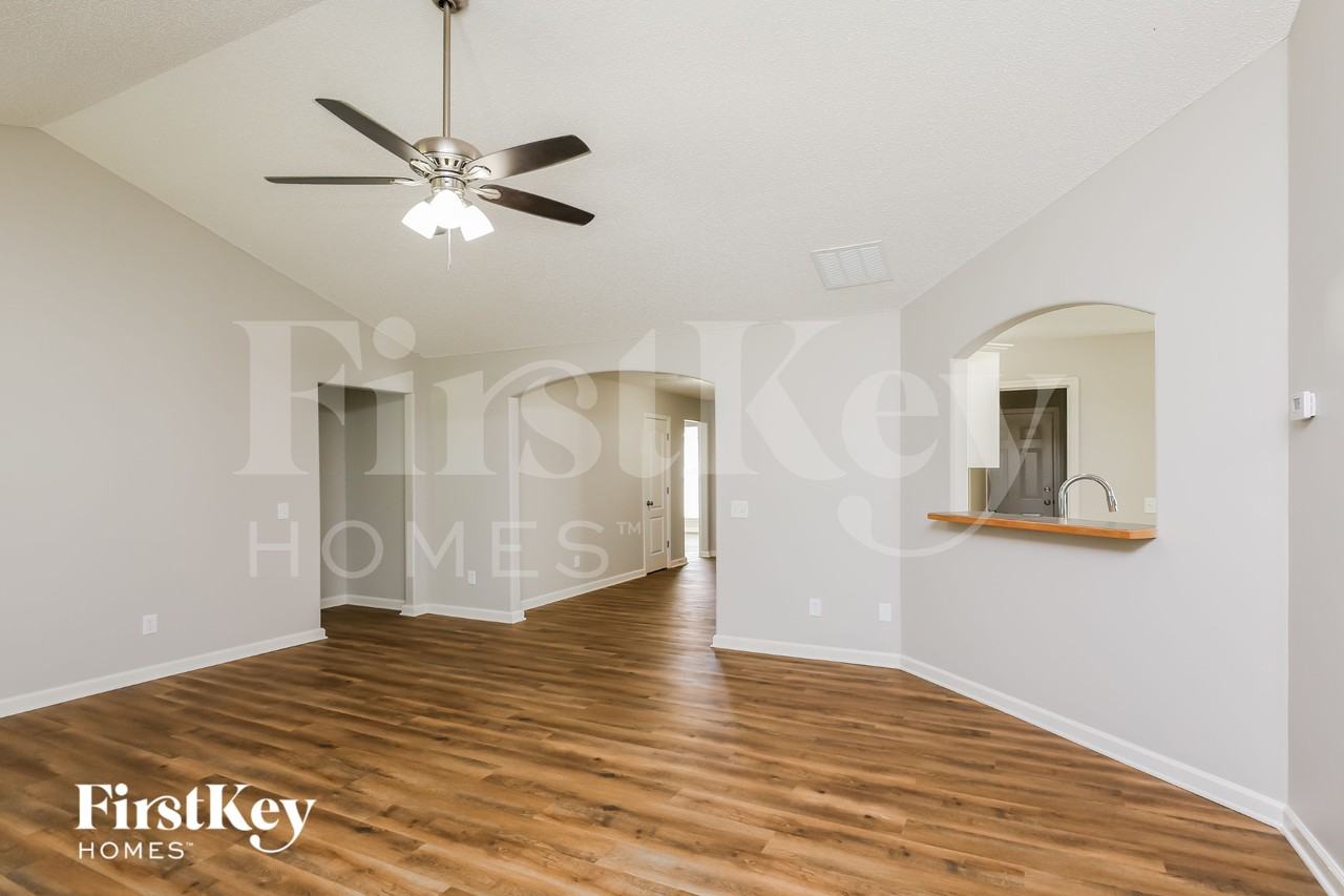2539 Marixa Dr - Photo 2 of 15