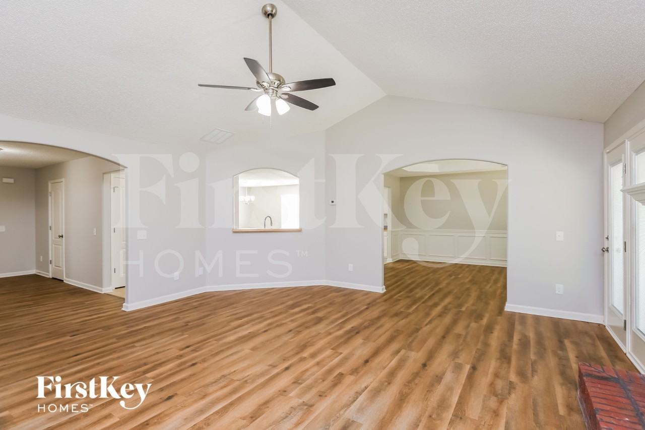 2539 Marixa Dr - Photo 3 of 15