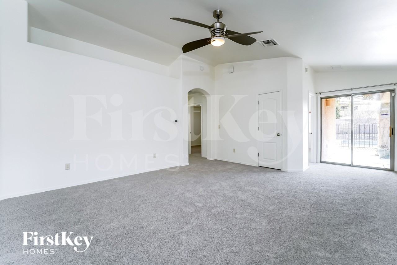 8711 N Moonfire Dr - Photo 4 of 15