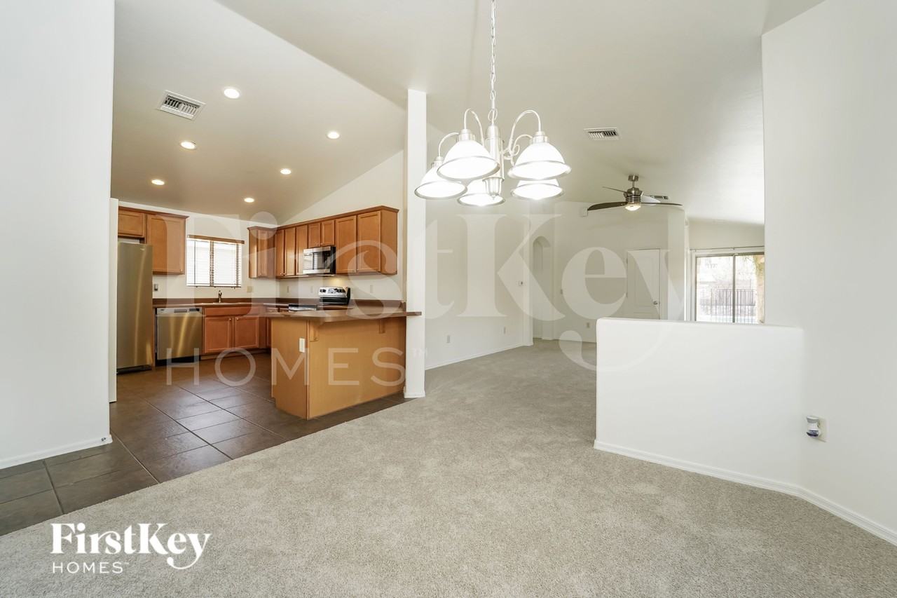 8711 N Moonfire Dr - Photo 6 of 15