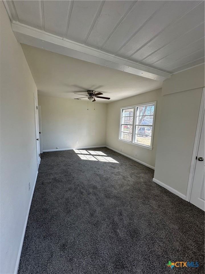 1002 N 12 - Photo 7 of 15