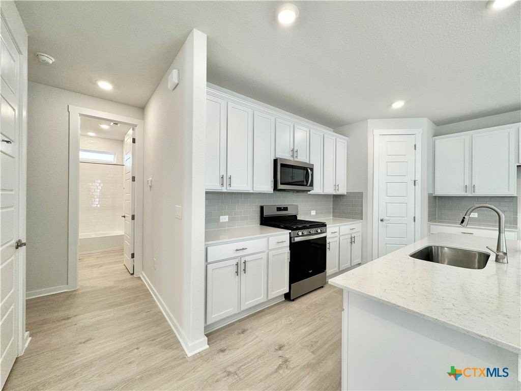 404 Tinto St - Photo 5 of 39