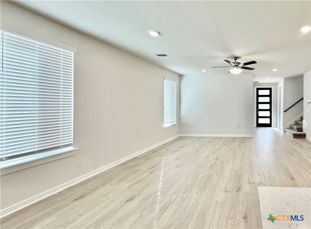 404 Tinto St - Photo 7 of 39