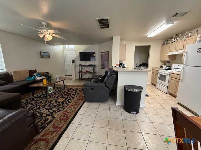 911 Sagewood Trl - Photo 2 of 20