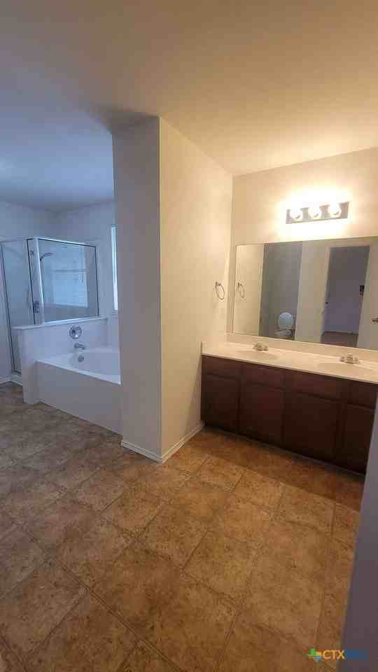 9213 Bellgrove Ct - Photo 2 of 11