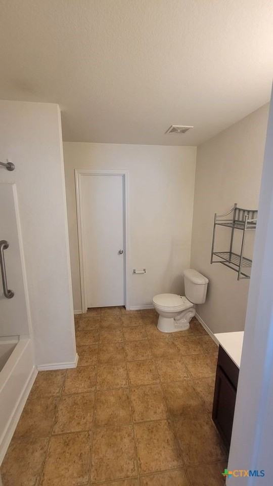 9213 Bellgrove Ct - Photo 4 of 11