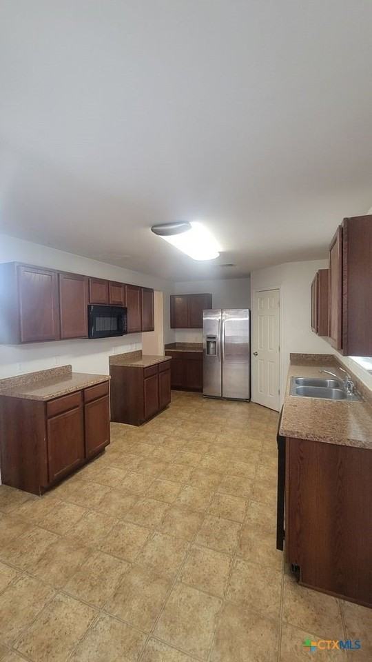 9213 Bellgrove Ct - Photo 6 of 11