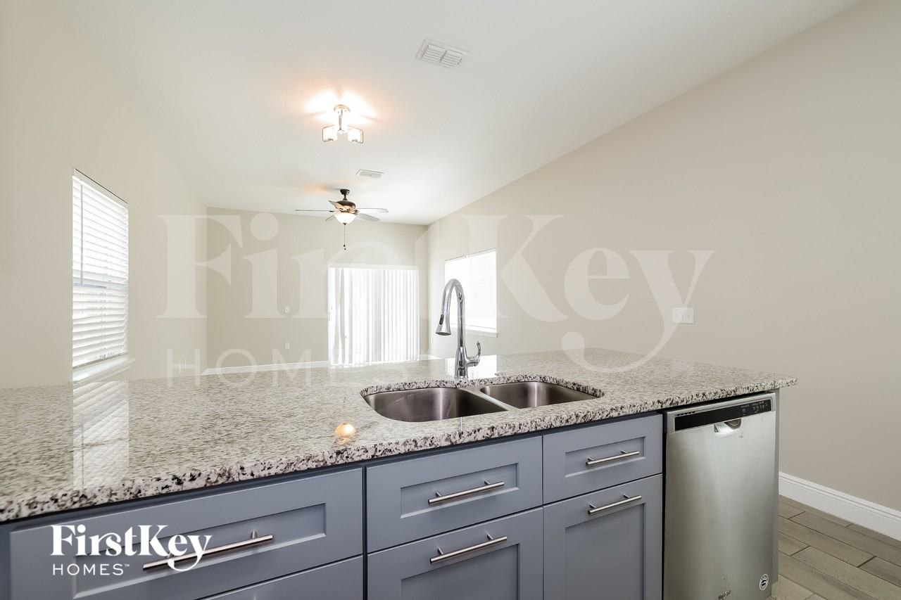421 Finley Ave - Photo 6 of 15