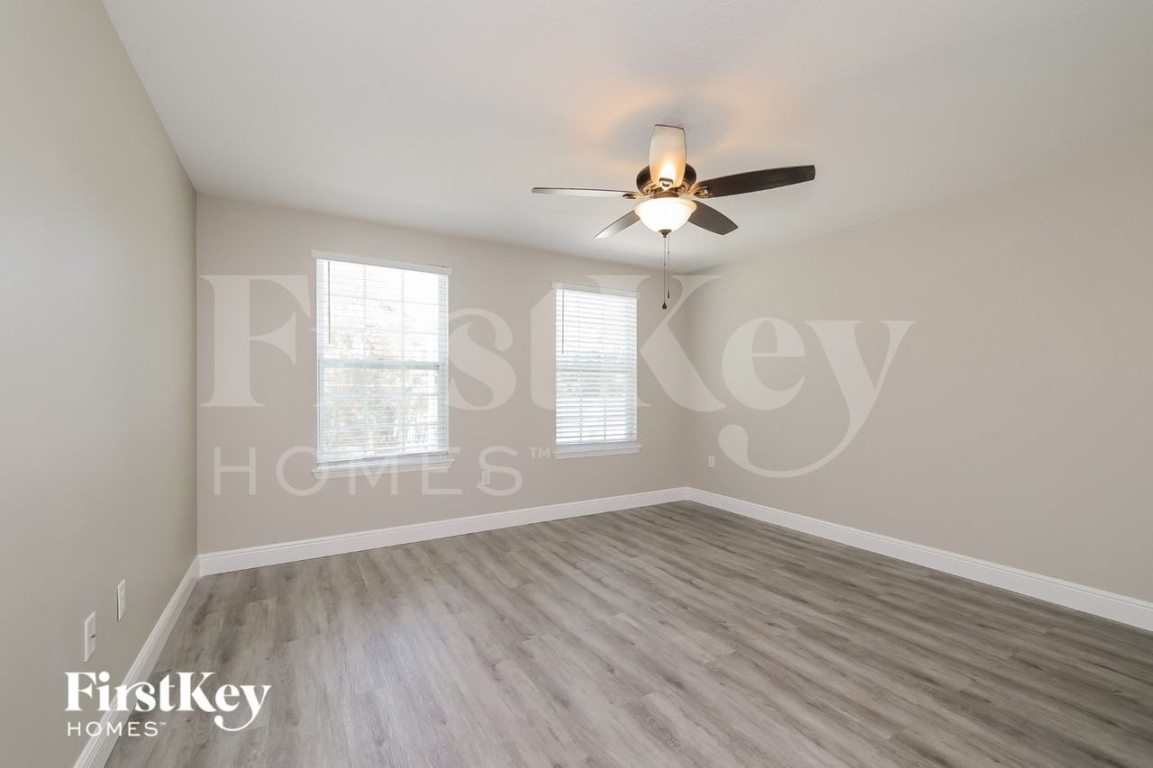 421 Finley Ave - Photo 7 of 15