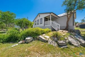 featured image of 1219 Lakeside Dr E