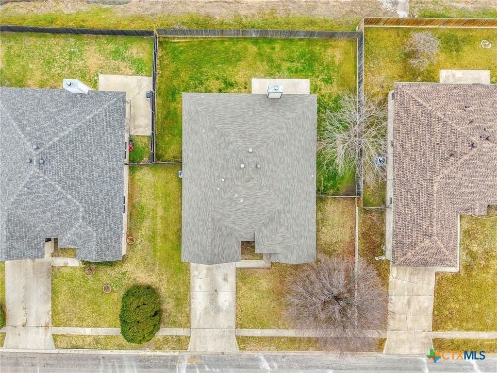 1005 Judy Ln - Photo 2 of 30