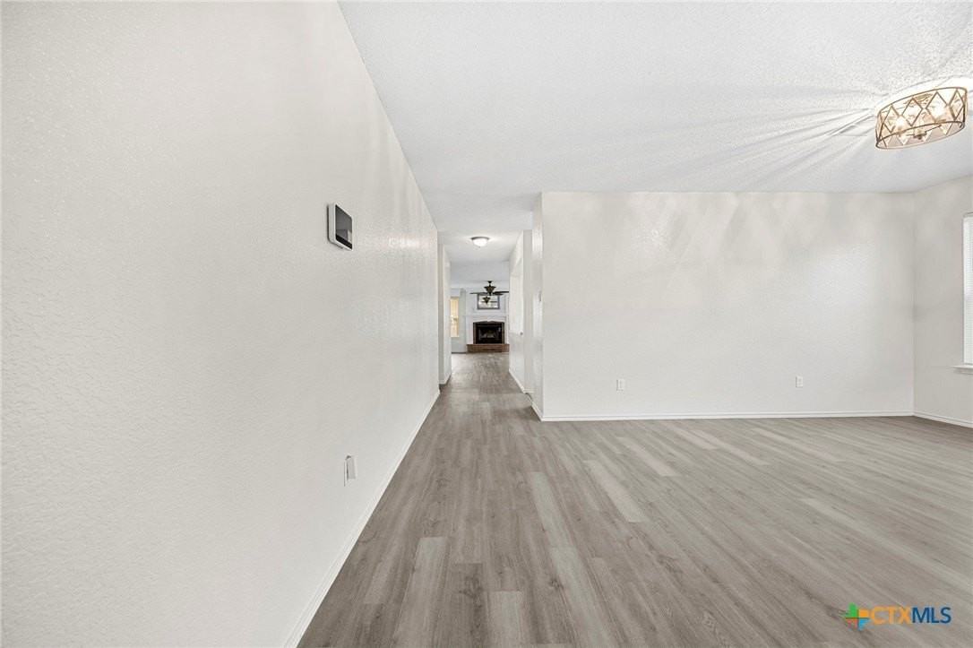 1005 Judy Ln - Photo 5 of 30