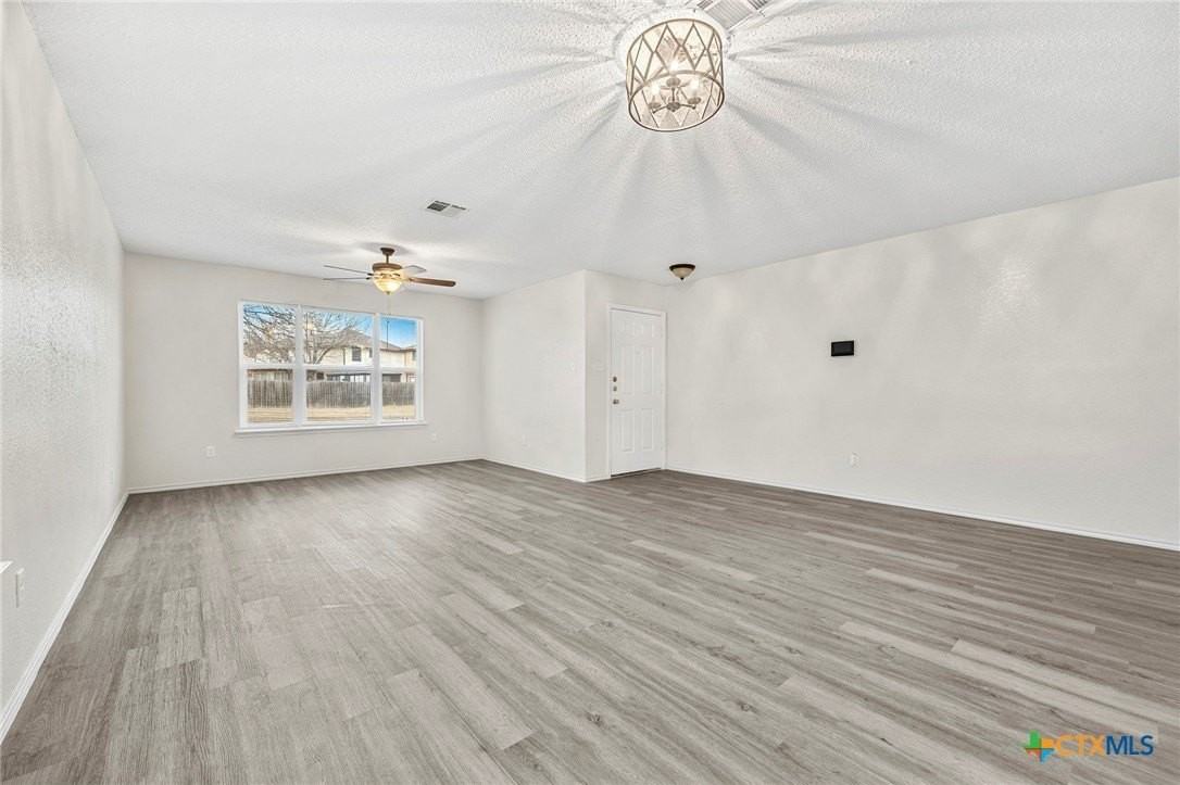 1005 Judy Ln - Photo 7 of 30