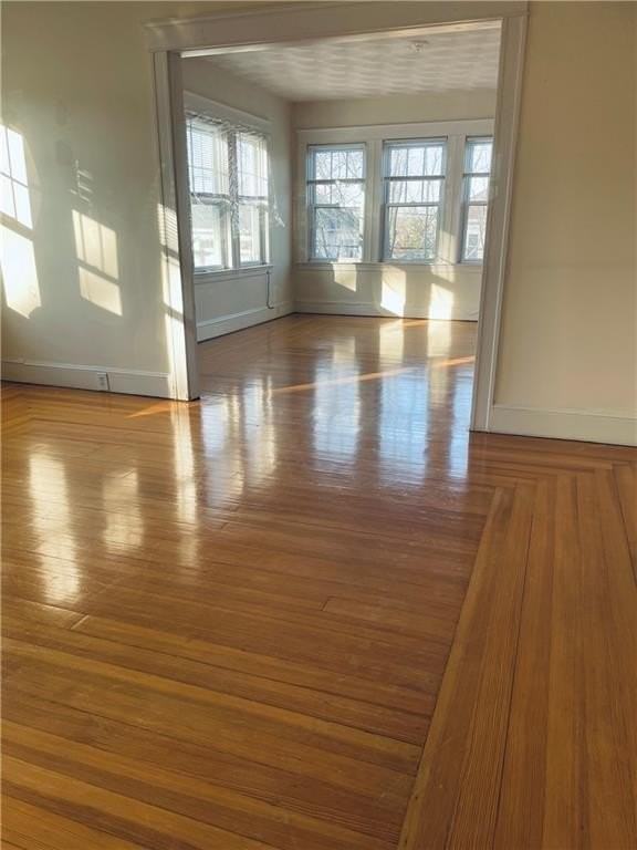443 River Ave - Photo 4 of 18