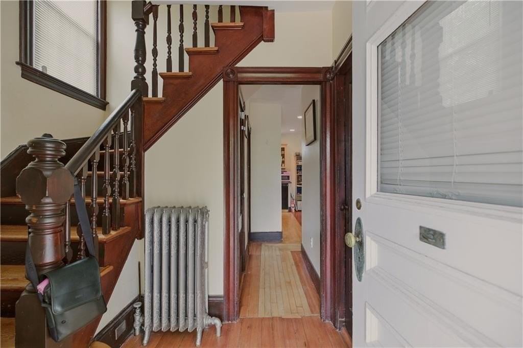 82 Van Zandt Ave - Photo 2 of 25