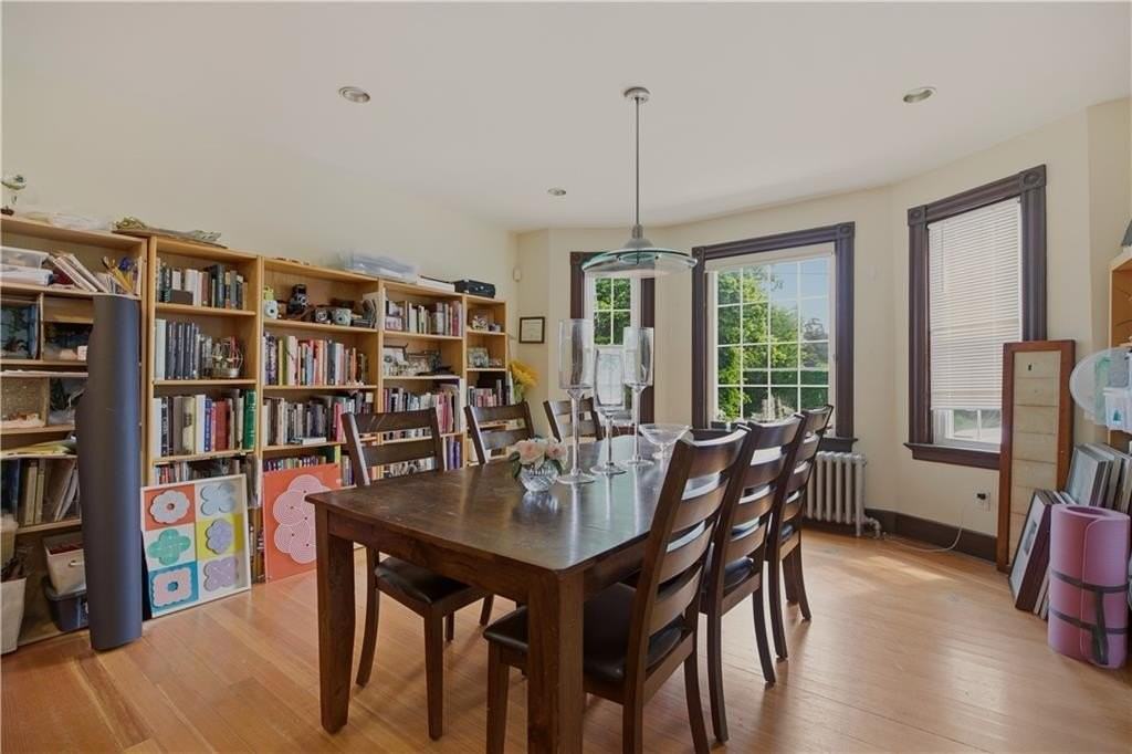 82 Van Zandt Ave - Photo 6 of 25