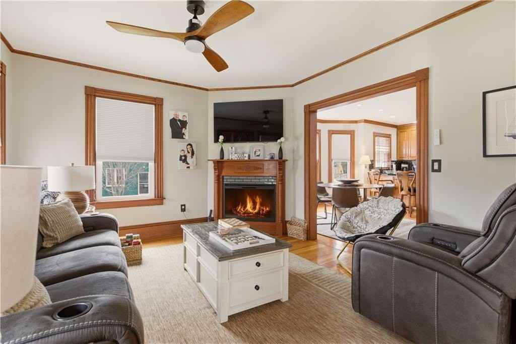 23 Clinton St - Photo 7 of 38