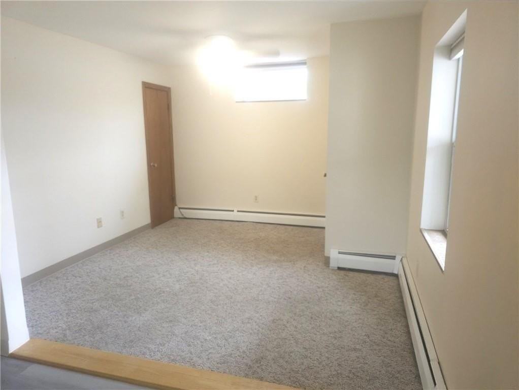 122 Jane St #B - Photo 3 of 8