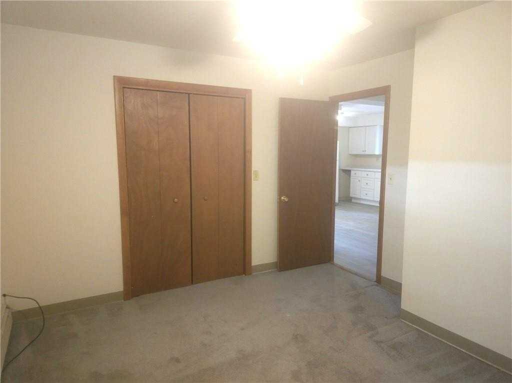 122 Jane St #B - Photo 5 of 8