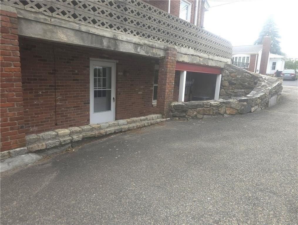 122 Jane St #B - Photo 7 of 8