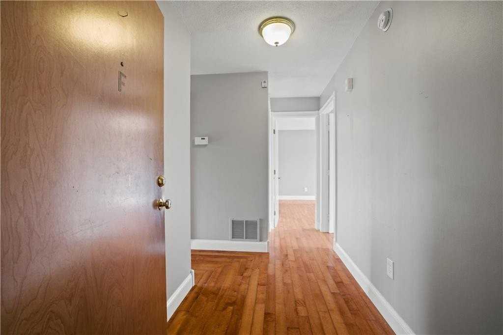 196 Old River Rd #5F - Photo 4 of 21