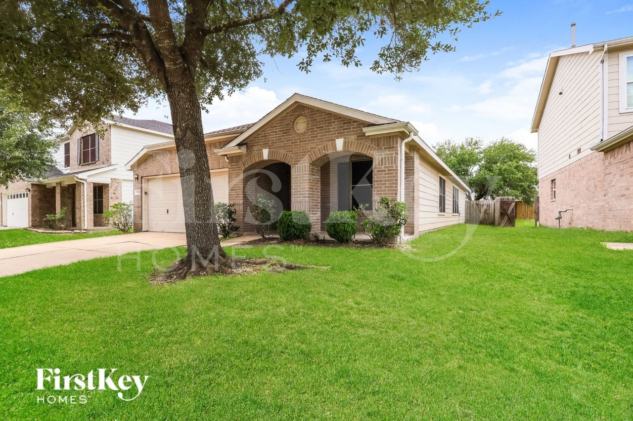 29311 Legends Hill Dr - Photo 2 of 19