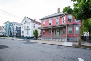 featured image of 185 Carpenter St #2