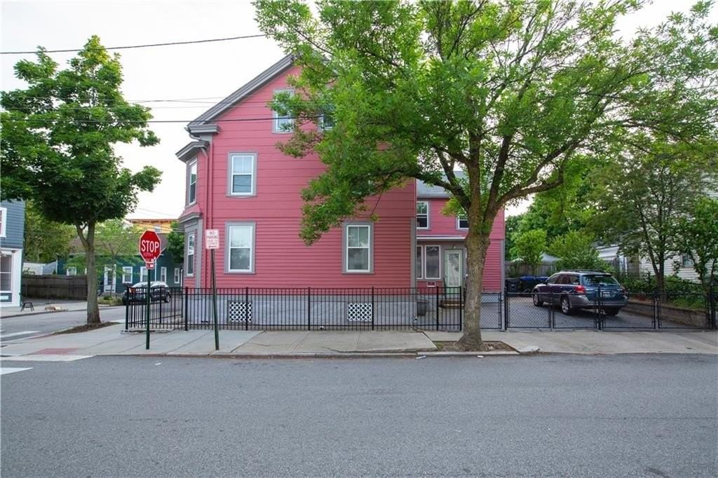 185 Carpenter St #2 - Photo 2 of 20