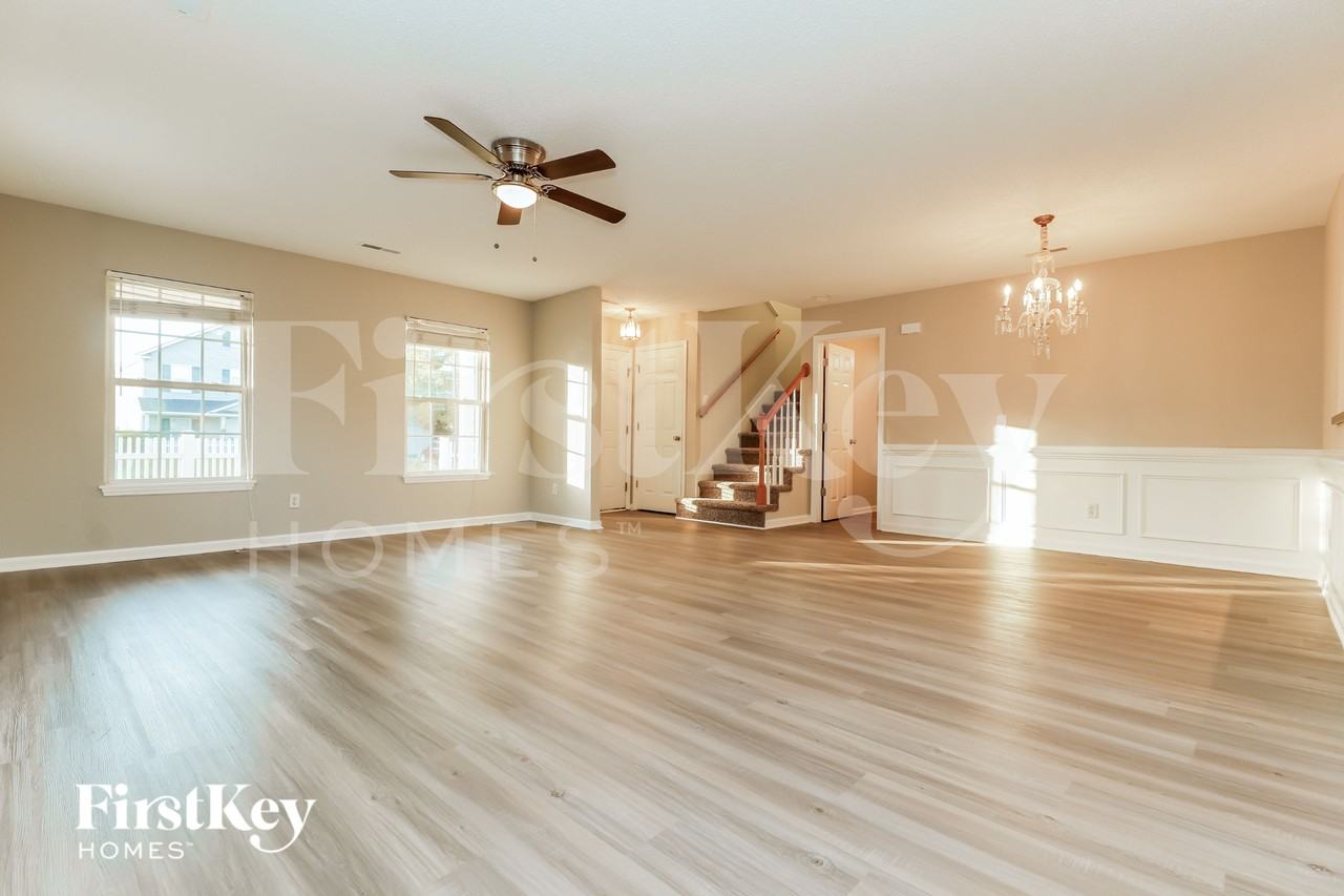 168 Jupiter Ln - Photo 2 of 15