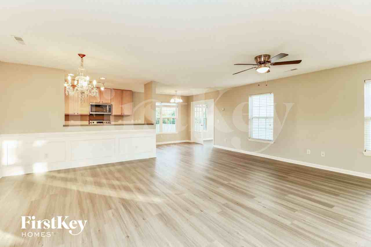 168 Jupiter Ln - Photo 4 of 15