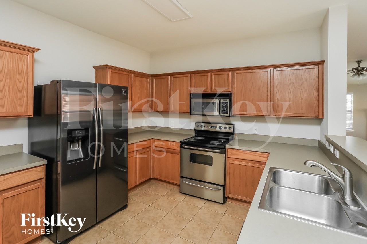 316 Meagan St - Photo 6 of 15