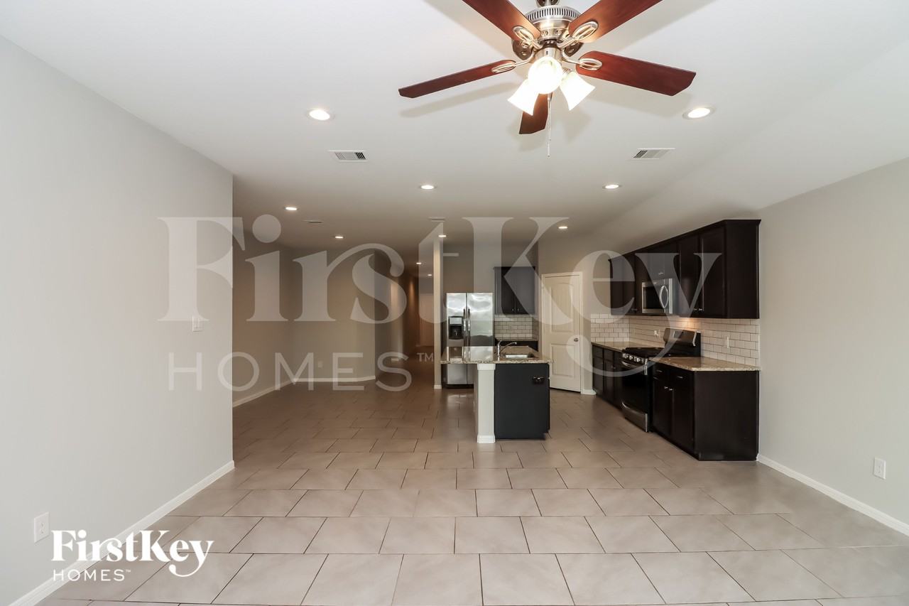 3003 Veeder Pass Ln - Photo 4 of 15