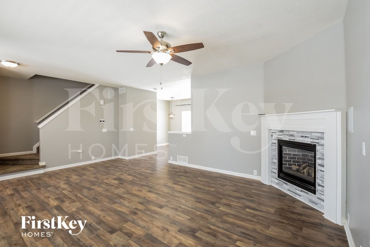 9919 Jasper St - Photo 5 of 18
